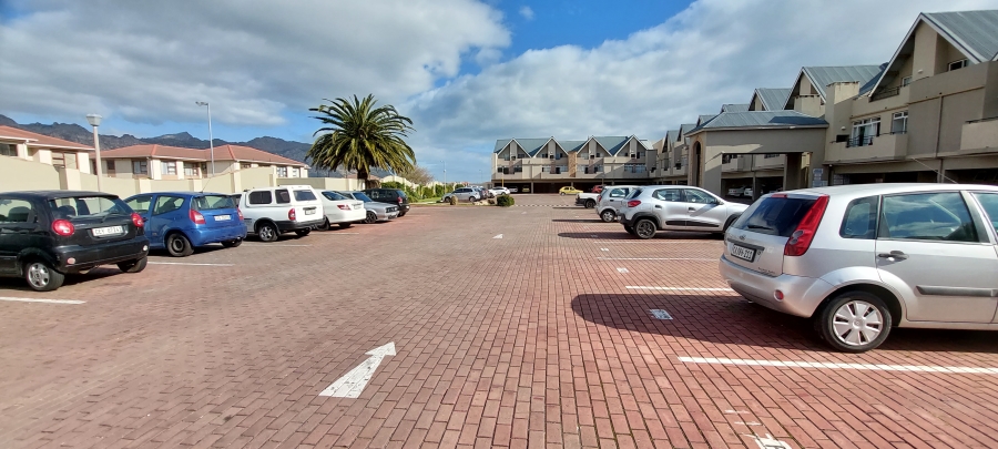 2 Bedroom Property for Sale in Whispering Pines Western Cape